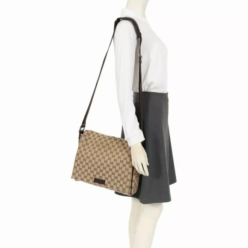 Gucci GG Canvas Messenger bag